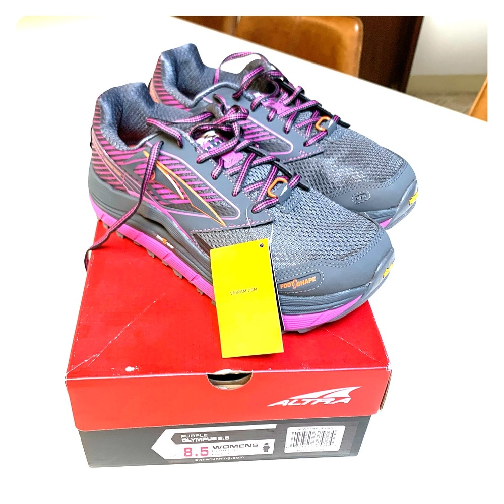 Altra Olympus 2.5 women’s running shoe size 8.5